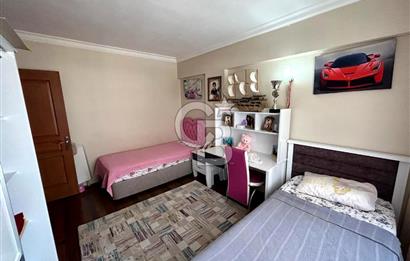 İZMİR BORNOVA YEŞİLOVA'DA SATILIK 5 KATLI BİNA