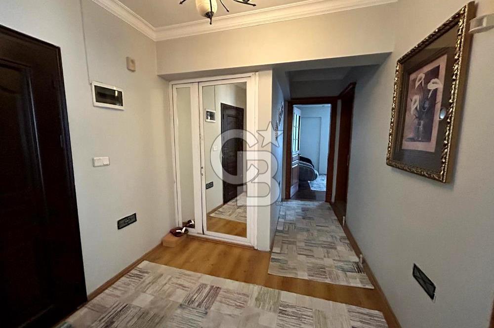 İZMİR BORNOVA YEŞİLOVA'DA SATILIK 5 KATLI BİNA