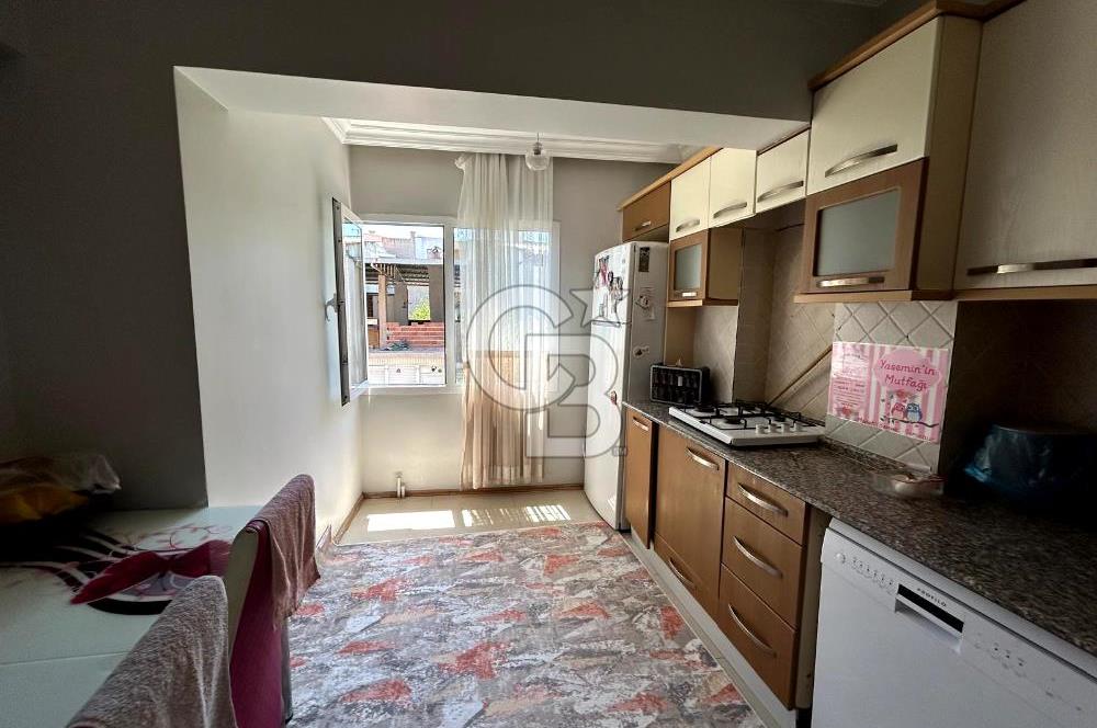 İZMİR BORNOVA YEŞİLOVA'DA SATILIK 5 KATLI BİNA