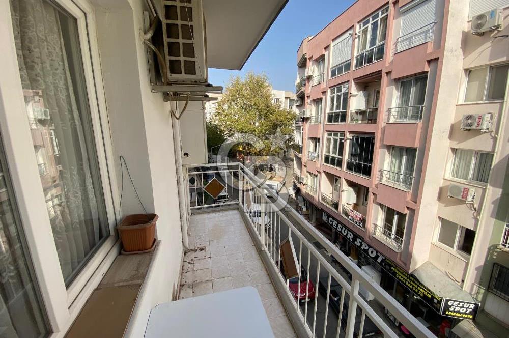 BORNOVA MERKEZ PAZAR YERİ SOKAĞINDA SATILIK 2+1 DAİRE