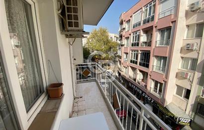 BORNOVA MERKEZ PAZAR YERİ SOKAĞINDA SATILIK 2+1 DAİRE