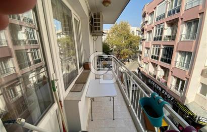 BORNOVA MERKEZ PAZAR YERİ SOKAĞINDA SATILIK 2+1 DAİRE