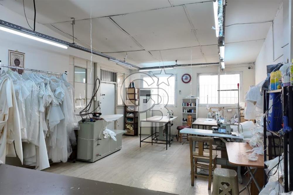 İzmir Mimar Kemalettin Moda Merkezinde Devren Kiralık Gelinlik Mağazası