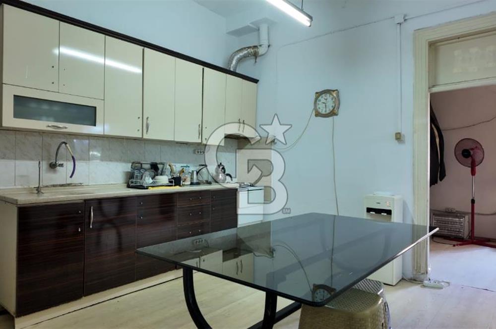 İzmir Mimar Kemalettin Moda Merkezinde Devren Kiralık Gelinlik Mağazası