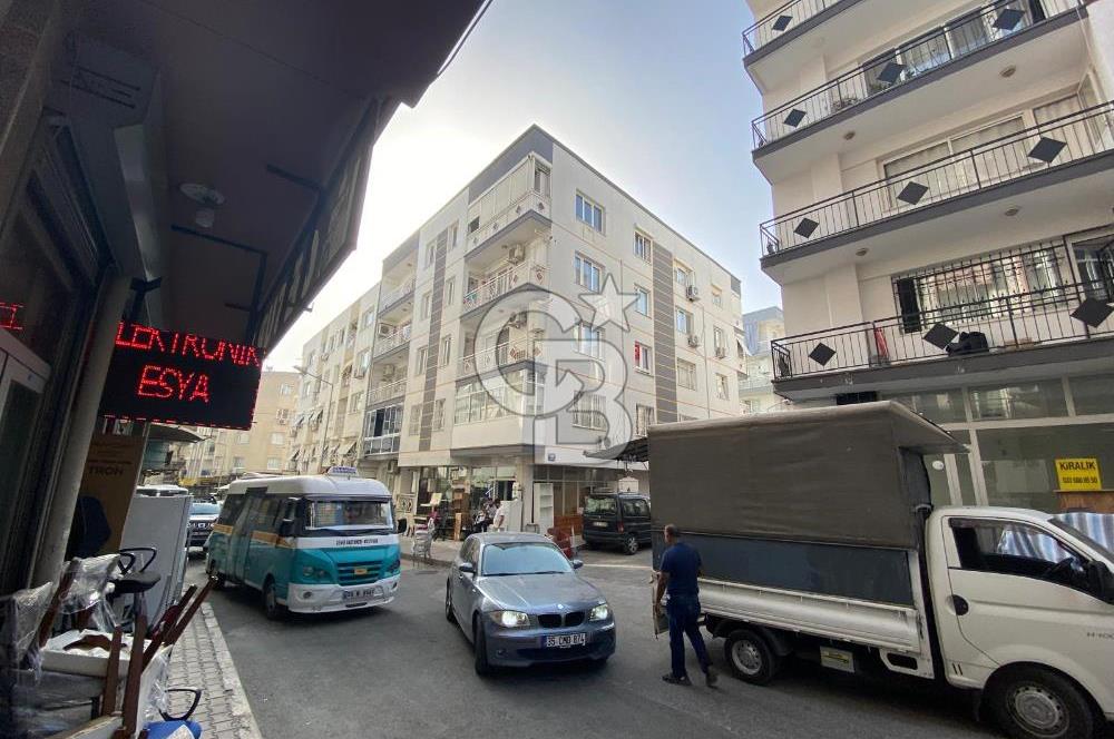 BORNOVA MERKEZ PAZAR YERİ SOKAĞINDA SATILIK 2+1 DAİRE