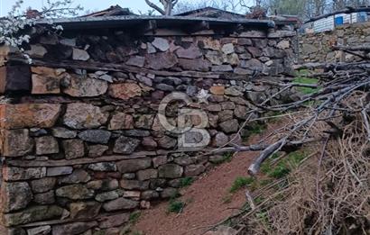 ÇANAKKALE ÇAN YAYKIN KÖYÜNDE SATILIK 40 M2 KARGİR SAMANLIK ,ARSA