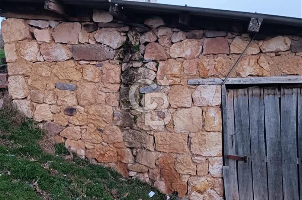 ÇANAKKALE ÇAN YAYKIN KÖYÜNDE SATILIK 40 M2 KARGİR SAMANLIK ,ARSA