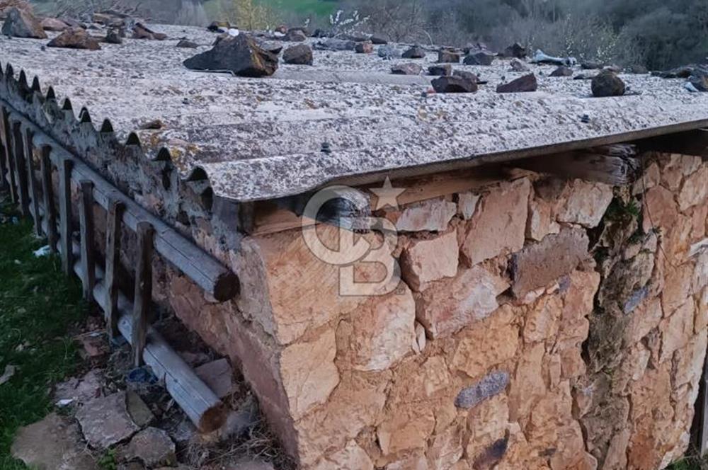 ÇANAKKALE ÇAN YAYKIN KÖYÜNDE SATILIK 40 M2 KARGİR SAMANLIK ,ARSA