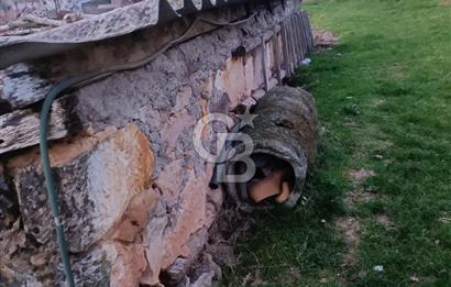 ÇANAKKALE ÇAN YAYKIN KÖYÜNDE SATILIK 40 M2 KARGİR SAMANLIK ,ARSA