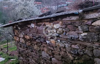 ÇANAKKALE ÇAN YAYKIN KÖYÜNDE SATILIK 40 M2 KARGİR SAMANLIK ,ARSA