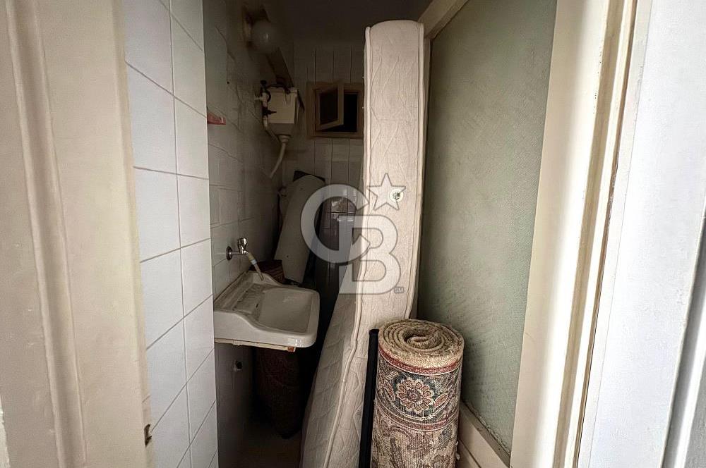 İzmir Buca'da Ana Cadde Üzeri Satılık Daire