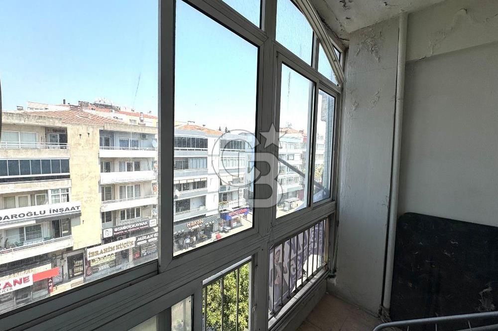 İzmir Buca'da Ana Cadde Üzeri Satılık Daire