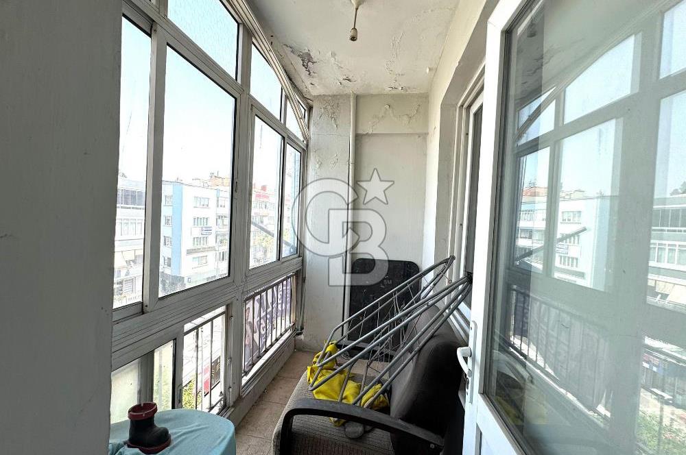 İzmir Buca'da Ana Cadde Üzeri Satılık Daire