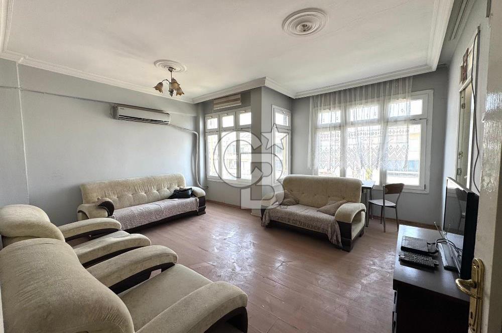 İzmir Buca'da Ana Cadde Üzeri Satılık Daire