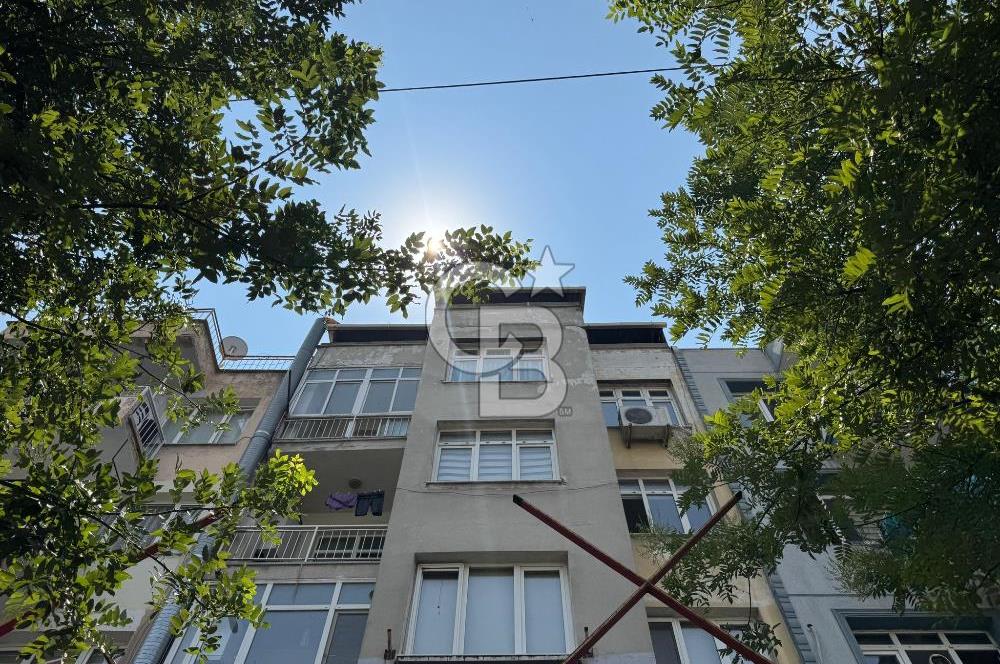 İzmir Buca'da Ana Cadde Üzeri Satılık Daire