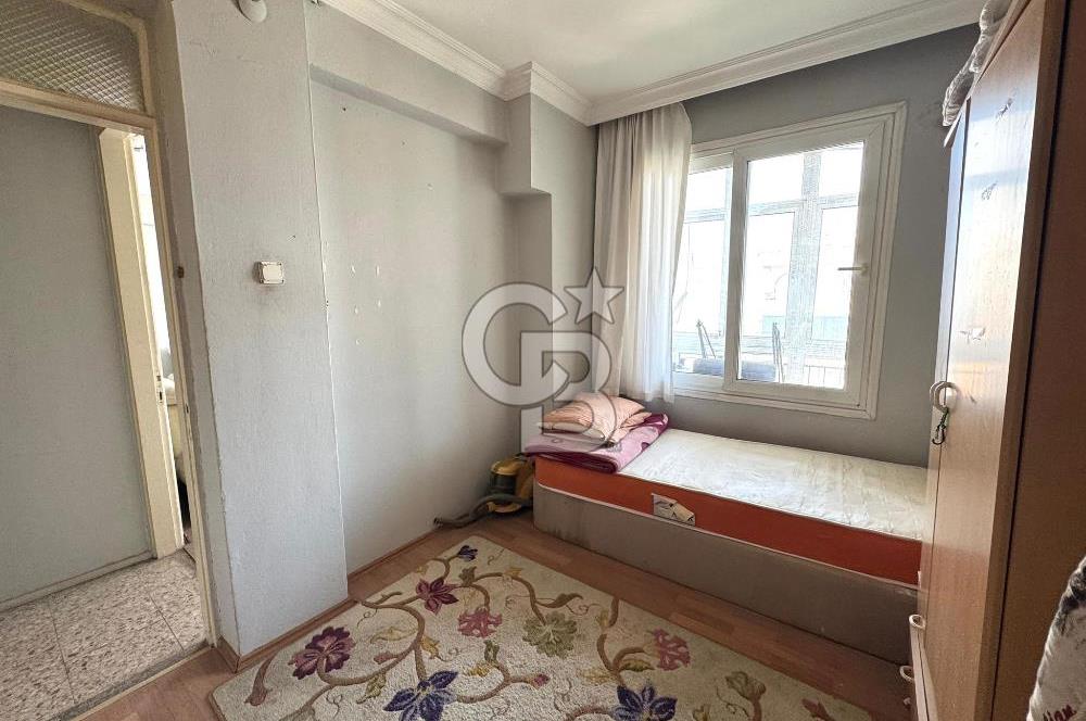 İzmir Buca'da Ana Cadde Üzeri Satılık Daire