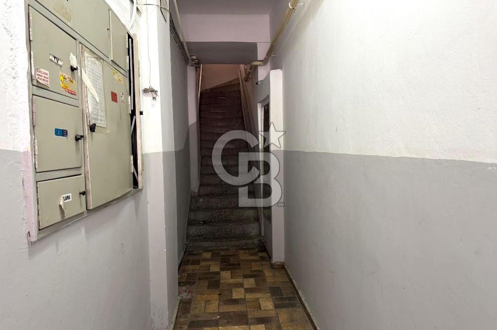 İzmir Buca'da Ana Cadde Üzeri Satılık Daire