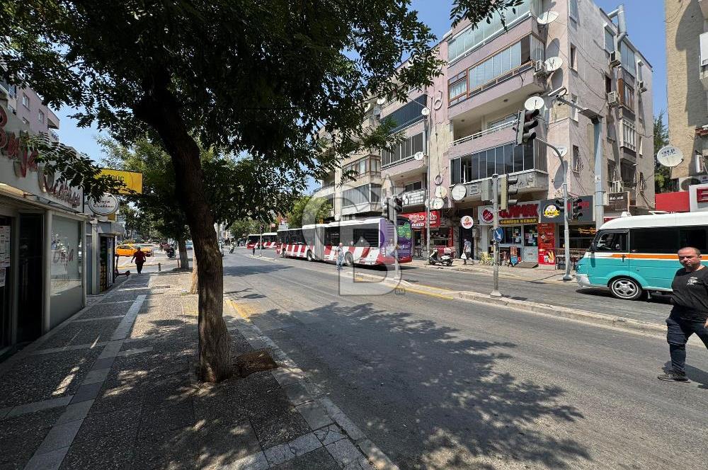 İzmir Buca'da Ana Cadde Üzeri Satılık Daire