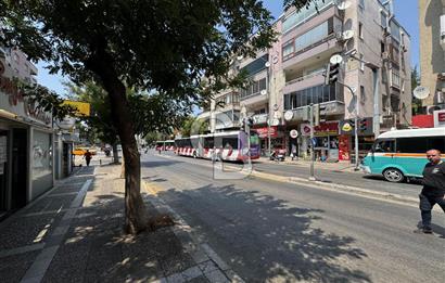 İzmir Buca'da Ana Cadde Üzeri Satılık Daire