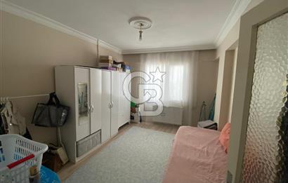 BORNOVA MERKEZ PAZAR YERİ SOKAĞINDA SATILIK 2+1 DAİRE