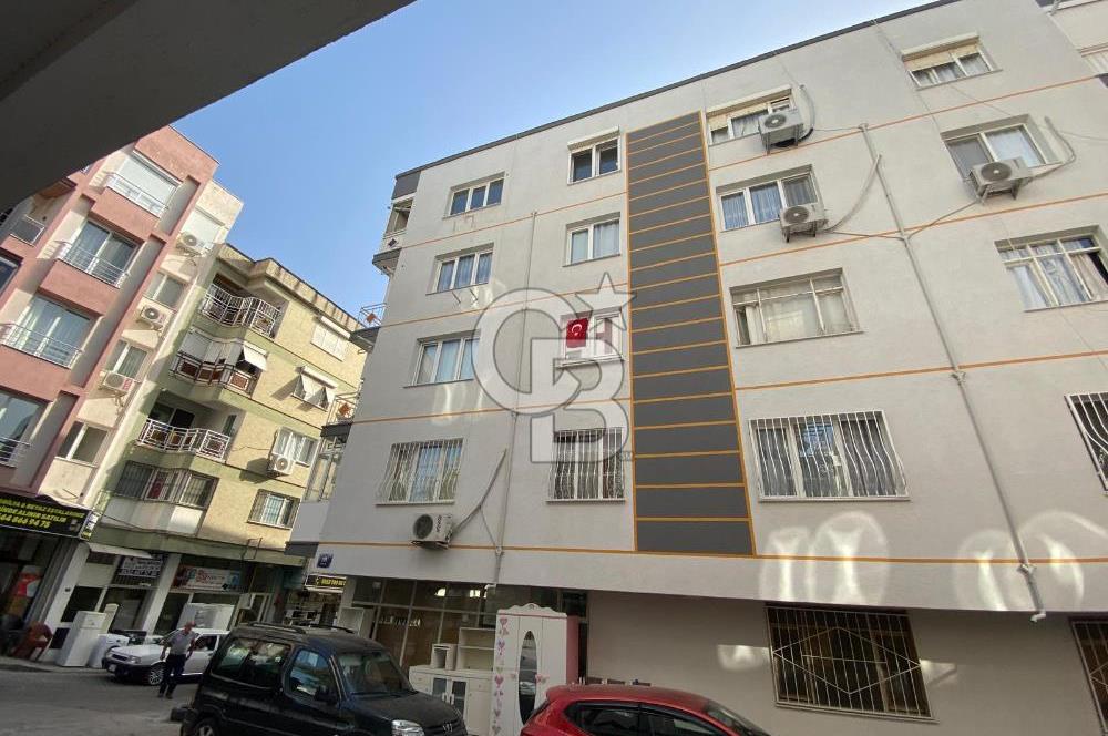 BORNOVA MERKEZ PAZAR YERİ SOKAĞINDA SATILIK 2+1 DAİRE