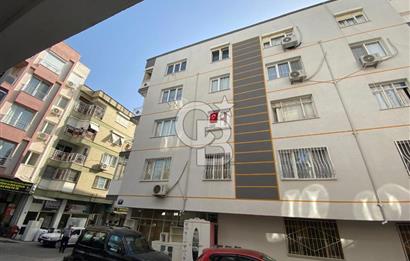 BORNOVA MERKEZ PAZAR YERİ SOKAĞINDA SATILIK 2+1 DAİRE