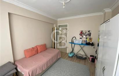 BORNOVA MERKEZ PAZAR YERİ SOKAĞINDA SATILIK 2+1 DAİRE