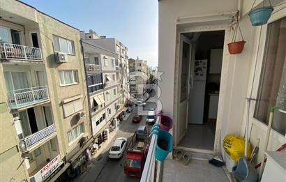 BORNOVA MERKEZ PAZAR YERİ SOKAĞINDA SATILIK 2+1 DAİRE