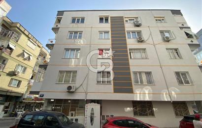 BORNOVA MERKEZ PAZAR YERİ SOKAĞINDA SATILIK 2+1 DAİRE