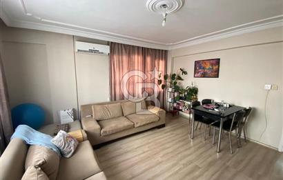 BORNOVA MERKEZ PAZAR YERİ SOKAĞINDA SATILIK 2+1 DAİRE