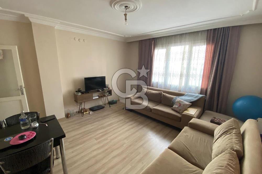 BORNOVA MERKEZ PAZAR YERİ SOKAĞINDA SATILIK 2+1 DAİRE