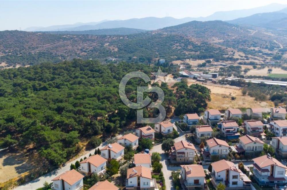 Menemen Yahşeli Çamlıkoru Sitesinde Kiralık 4+1 Villa
