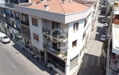KARŞIYAKA ÖRNEKKÖY DE KÖŞE BİNA CADDEÜSTÜ KAPALI MUTFAK SATILIK DAİRE 