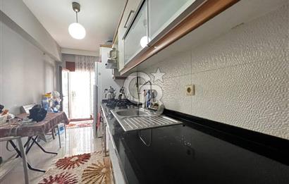 KARŞIYAKA ÖRNEKKÖY DE KÖŞE BİNA CADDEÜSTÜ KAPALI MUTFAK SATILIK DAİRE 