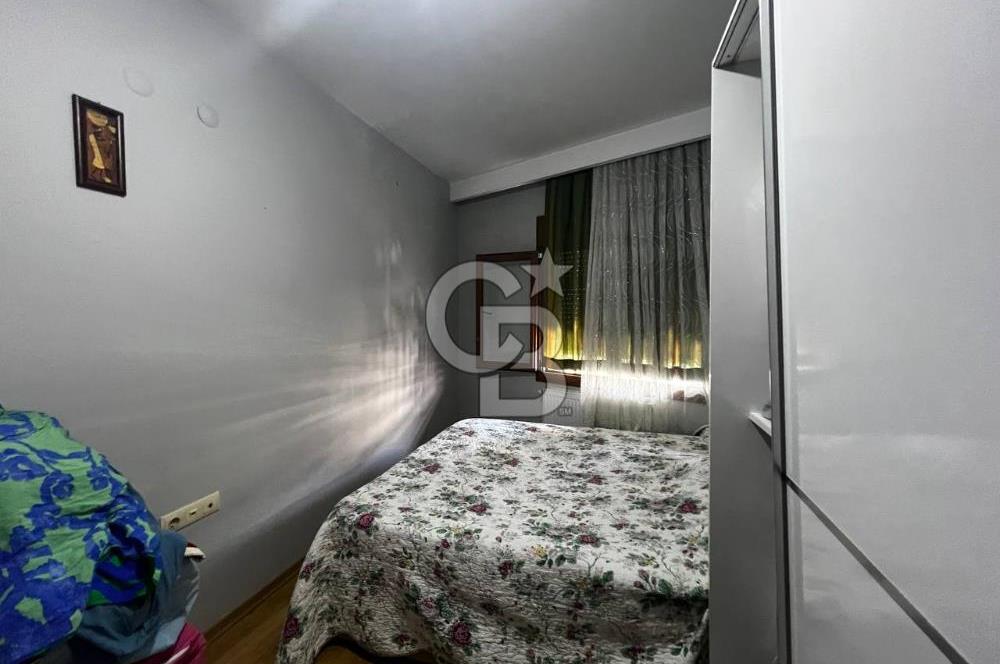 KARŞIYAKA ÖRNEKKÖY DE KÖŞE BİNA CADDEÜSTÜ KAPALI MUTFAK SATILIK DAİRE 
