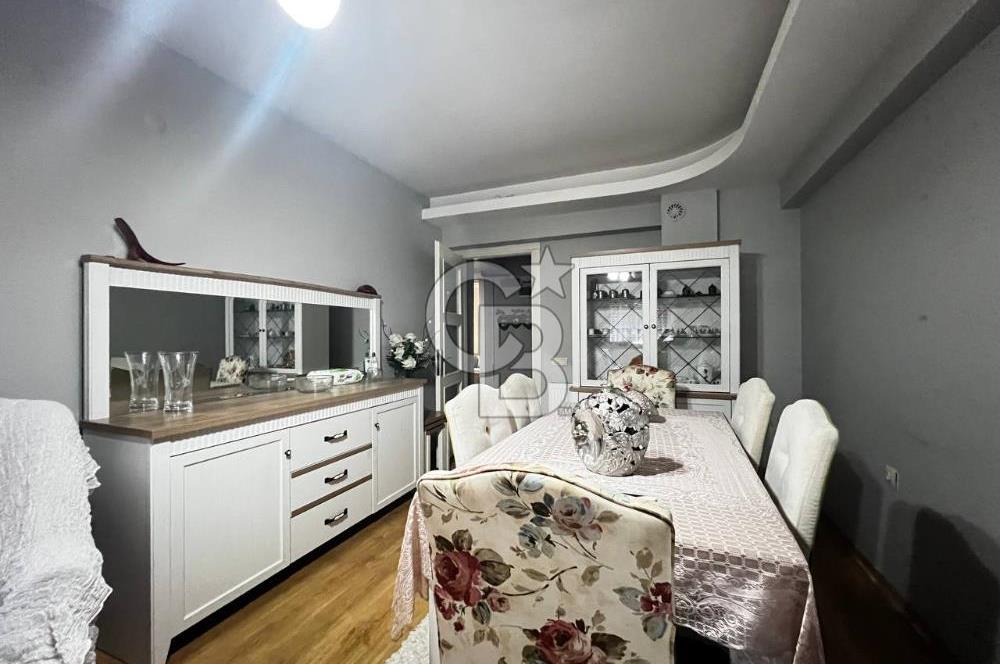 KARŞIYAKA ÖRNEKKÖY DE KÖŞE BİNA CADDEÜSTÜ KAPALI MUTFAK SATILIK DAİRE 