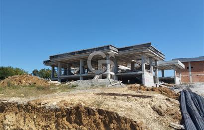 SATILIK ARNAVUTKÖY DURUSU'DA GÖL VE ORMAN MANZARALI 4+1 VİLLA