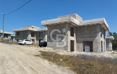 SATILIK ARNAVUTKÖY DURUSU'DA GÖL VE ORMAN MANZARALI 4+1 VİLLA