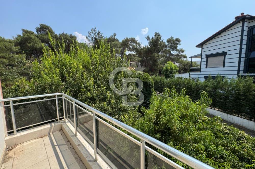 Menemen Yahşeli Çamlıkoru Sitesinde Kiralık 4+1 Villa