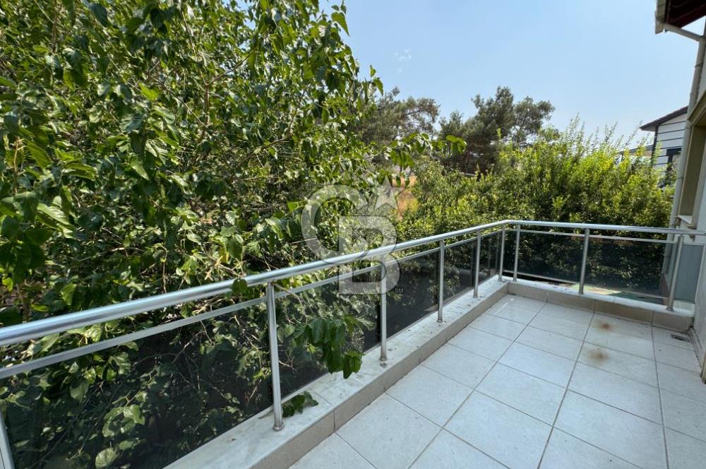 Menemen Yahşeli Çamlıkoru Sitesinde Kiralık 4+1 Villa
