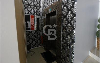 Gaziemir'in En İşlek Noktasında Kiralık Komple Bina