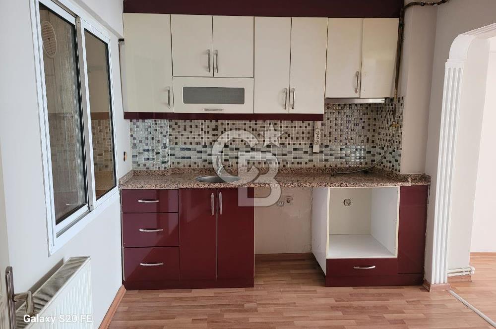 KARŞIYAKA GONCALAR MAHALLESİ NERGİZ ÇARŞISINDA 3+1 SATILIK DAİRE
