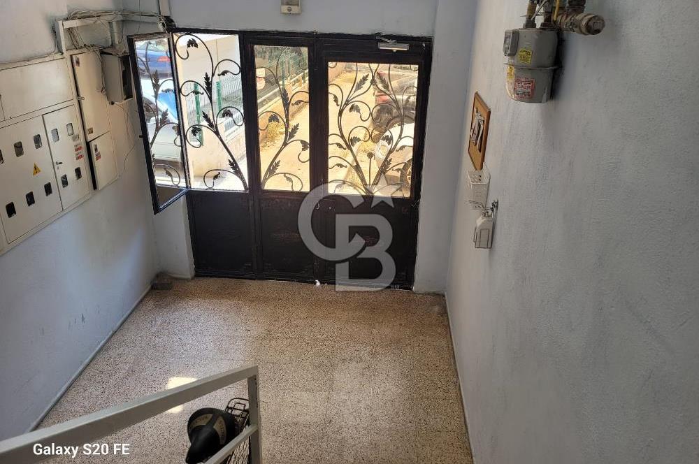 KARŞIYAKA GONCALAR MAHALLESİ NERGİZ ÇARŞISINDA 3+1 SATILIK DAİRE