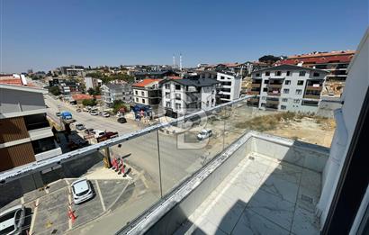 İNCEK TAŞPINAR CADDE ÜZERİNDE 2+1 DUBLEKS DAİRE