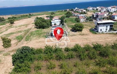 LAPSEKİ ÇARDAK EMEK TATİL SİTESİNDE SATILIK ARSA
