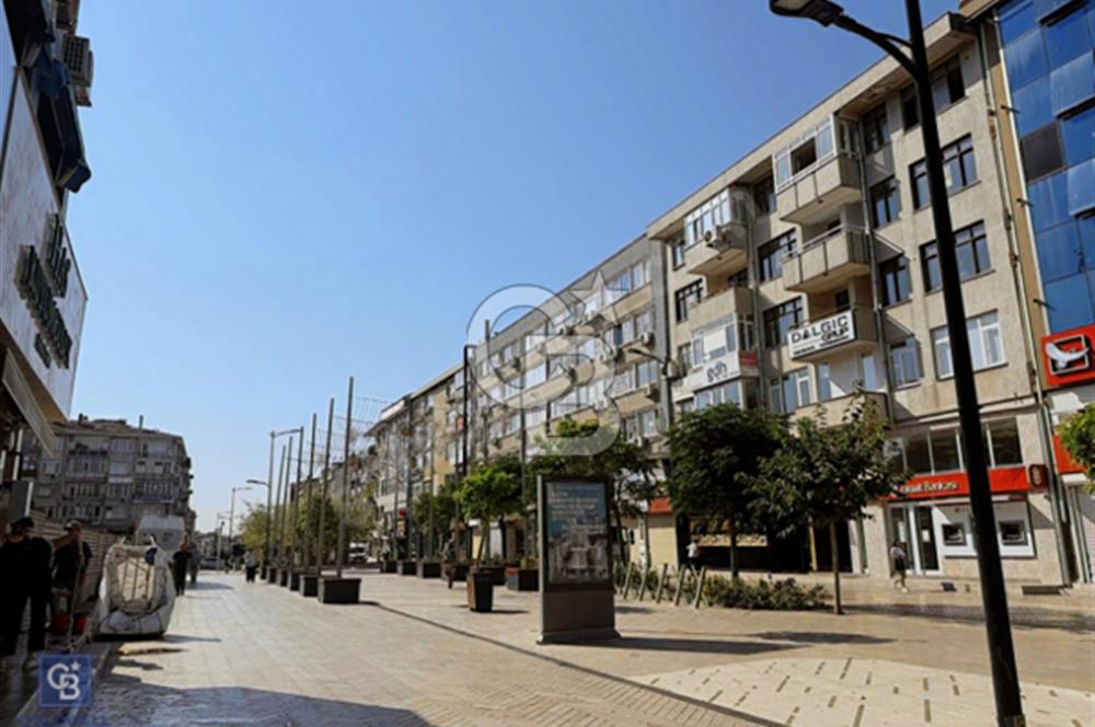 MALTEPE MERKEZ de KİRALIK TABELA DEĞERİ YÜKSEK CADDE ÜZERİNDE