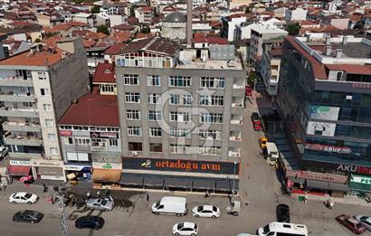 GEBZE AKSE SAPAĞI TAM MERKEZİNDE KOMPLE SATILIK BİNA
