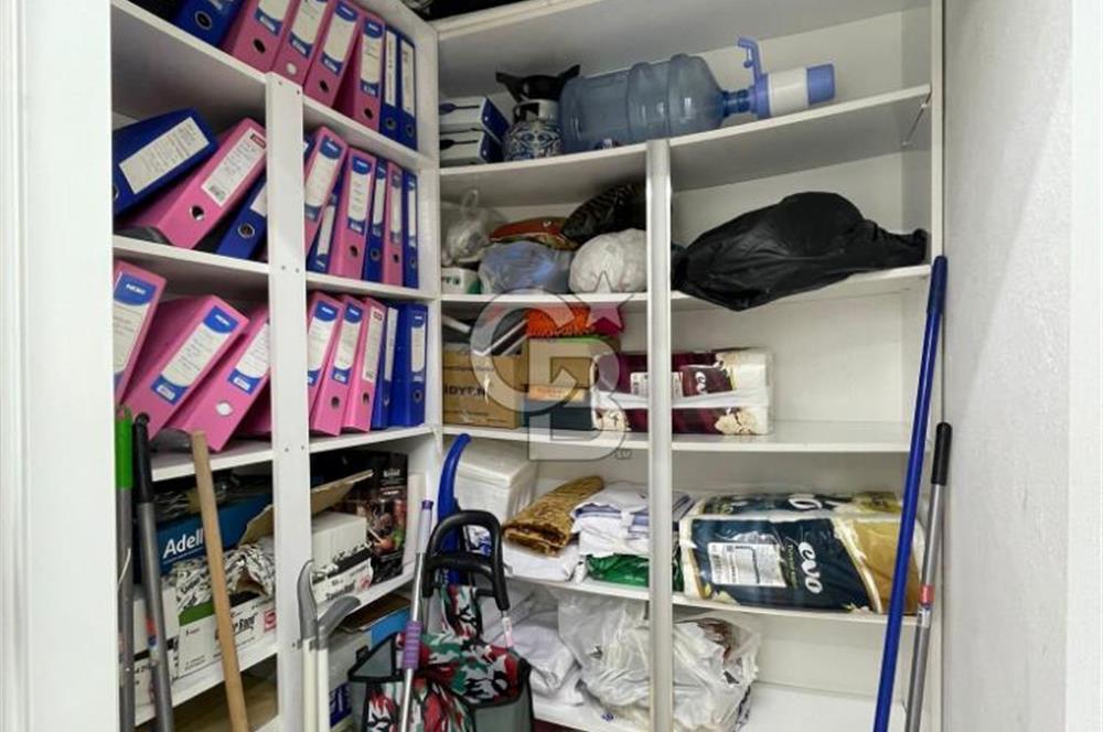 Karşıyaka çarşıda eşyalı,full tadilatlı 3+1 daire