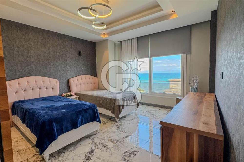 Ayvalık'ın En Prestijli Denize Sıfır Satılık Villası