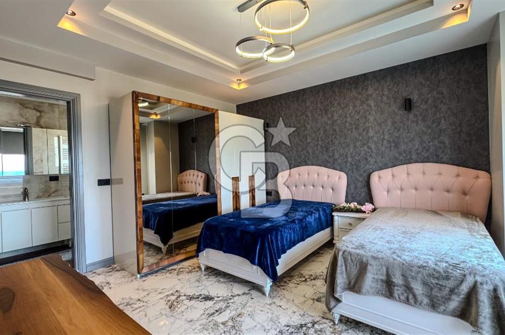 Ayvalık'ın En Prestijli Denize Sıfır Satılık Villası
